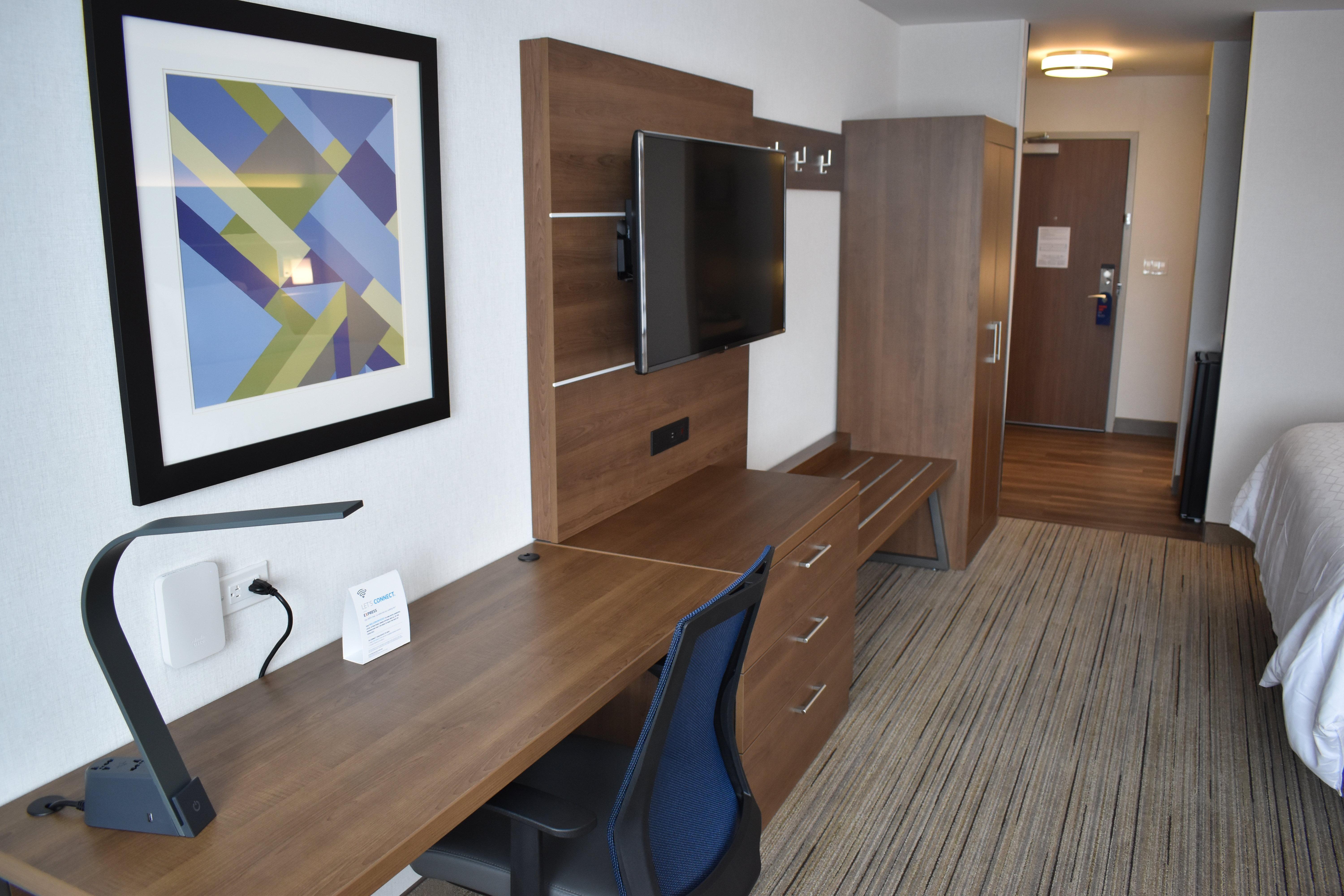 Holiday Inn Express & Suites - Boston South - Randolph By Ihg Exterior foto