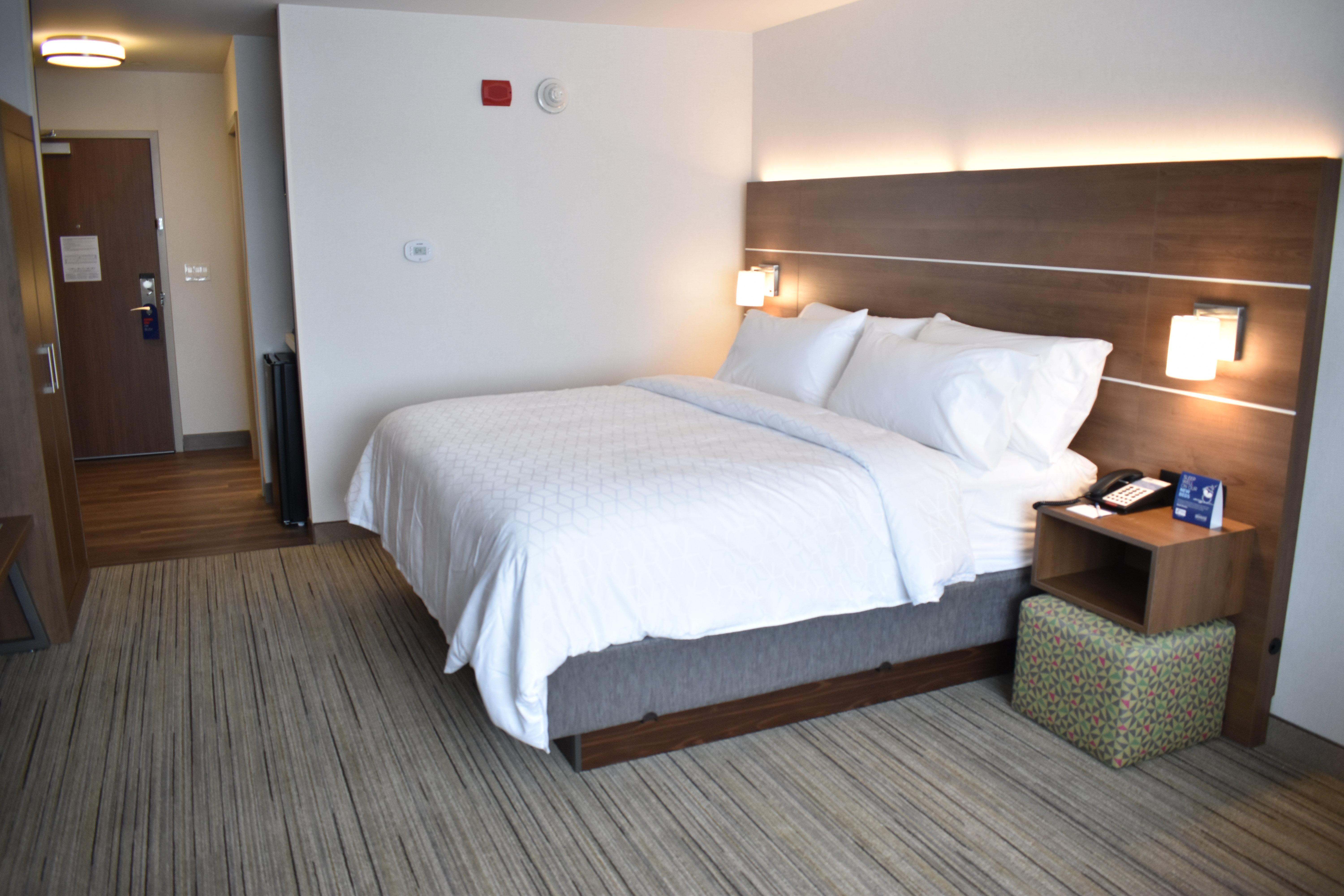 Holiday Inn Express & Suites - Boston South - Randolph By Ihg Exterior foto