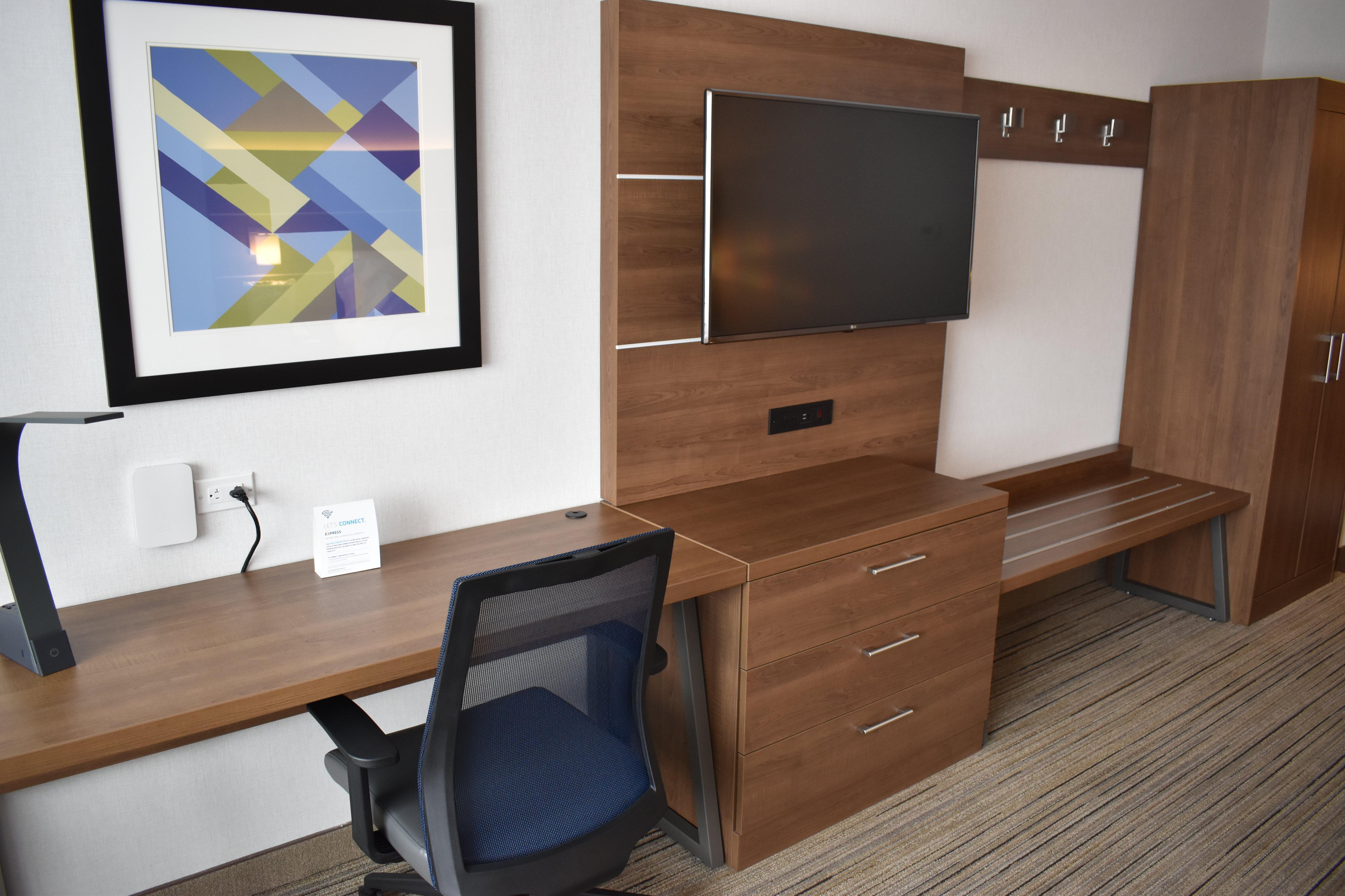 Holiday Inn Express & Suites - Boston South - Randolph By Ihg Exterior foto
