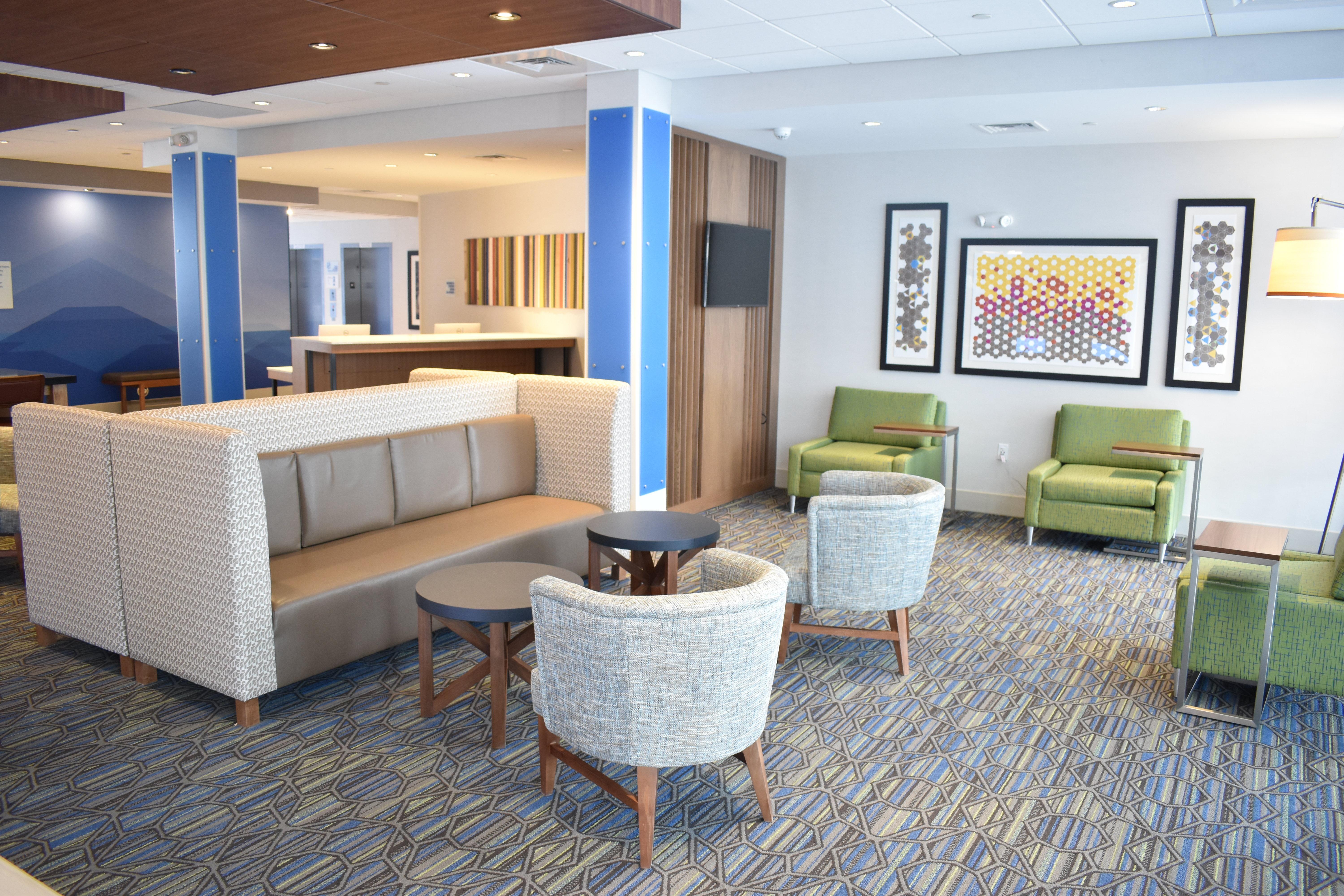 Holiday Inn Express & Suites - Boston South - Randolph By Ihg Exterior foto