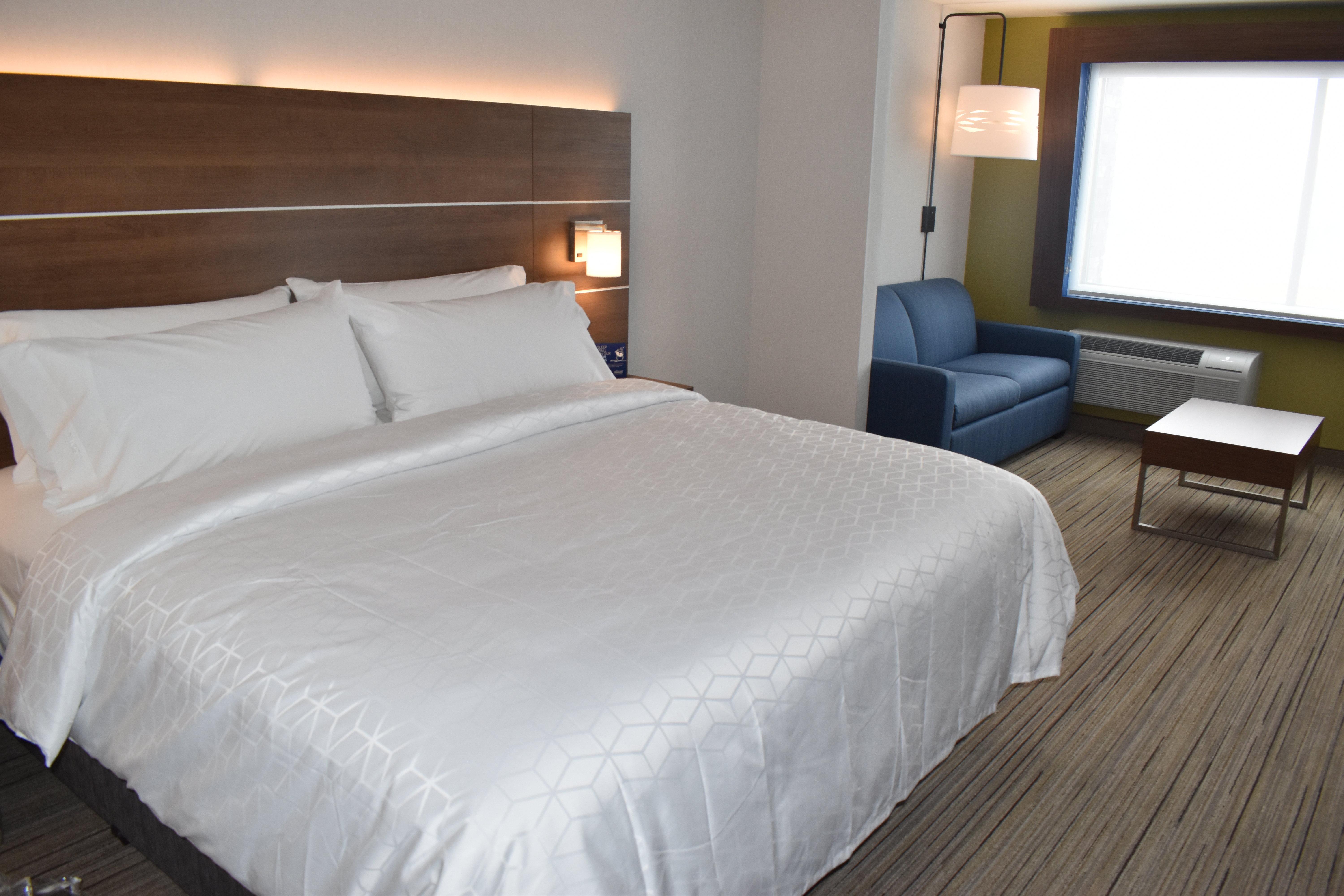 Holiday Inn Express & Suites - Boston South - Randolph By Ihg Exterior foto