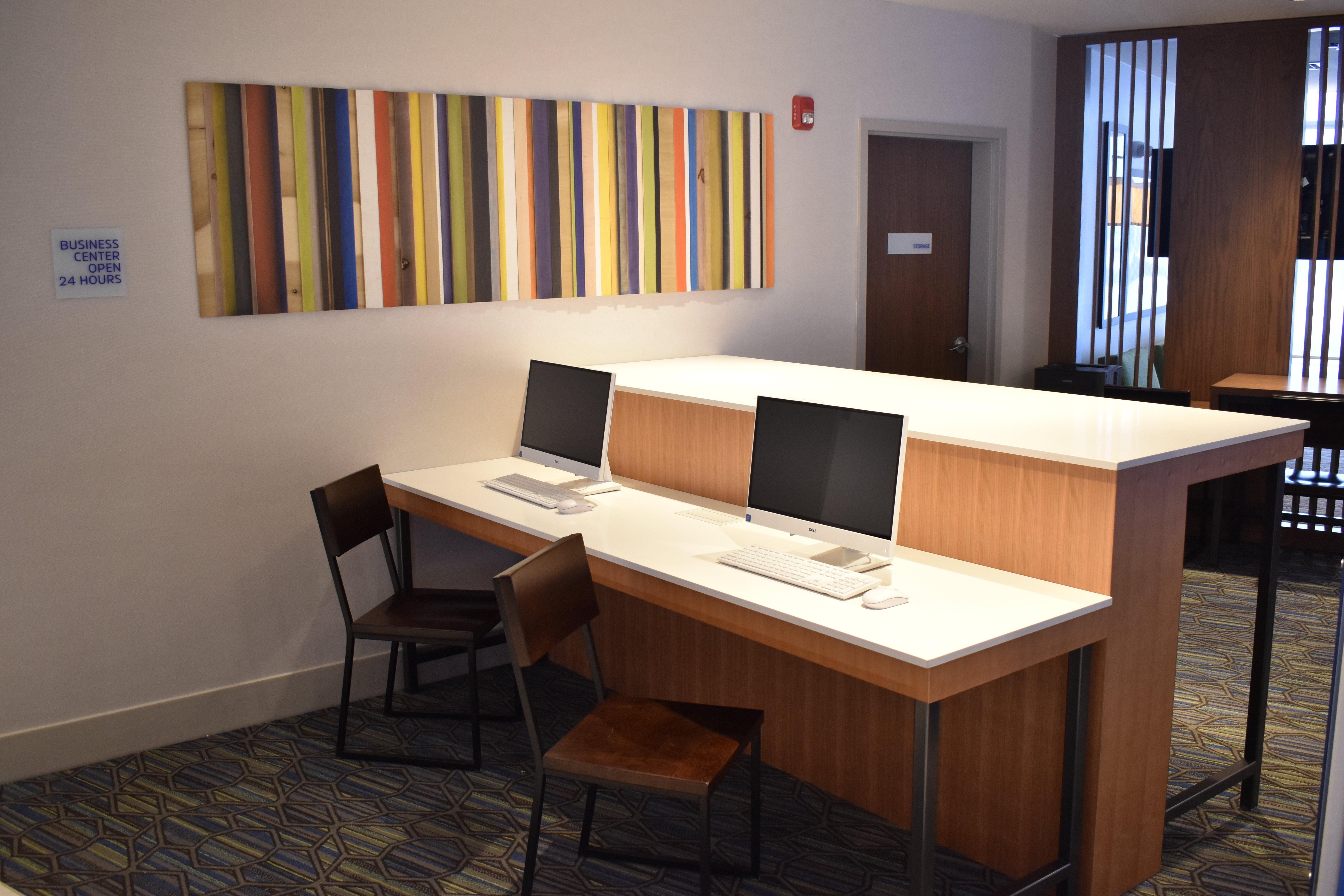 Holiday Inn Express & Suites - Boston South - Randolph By Ihg Exterior foto