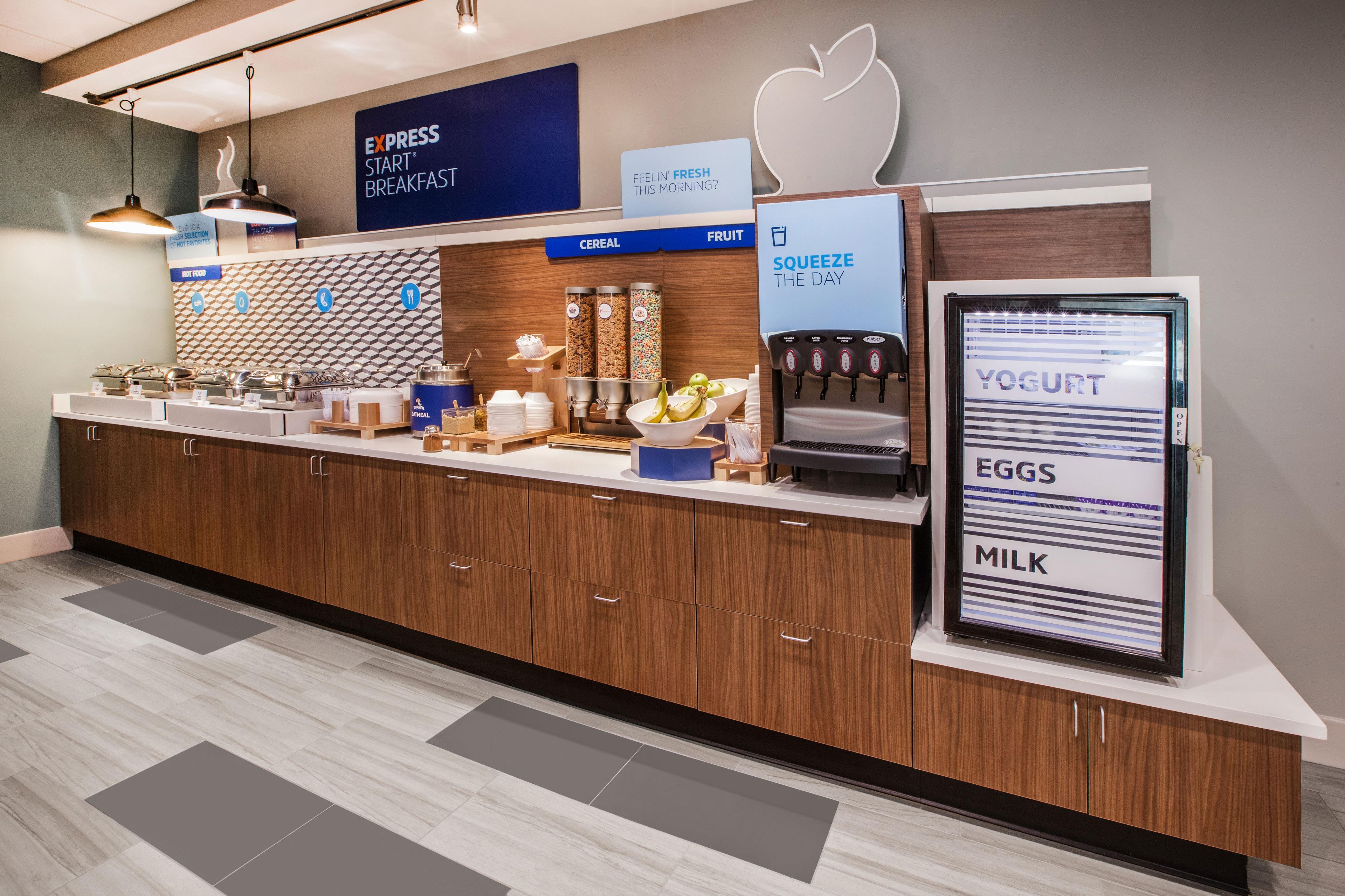 Holiday Inn Express & Suites - Boston South - Randolph By Ihg Exterior foto