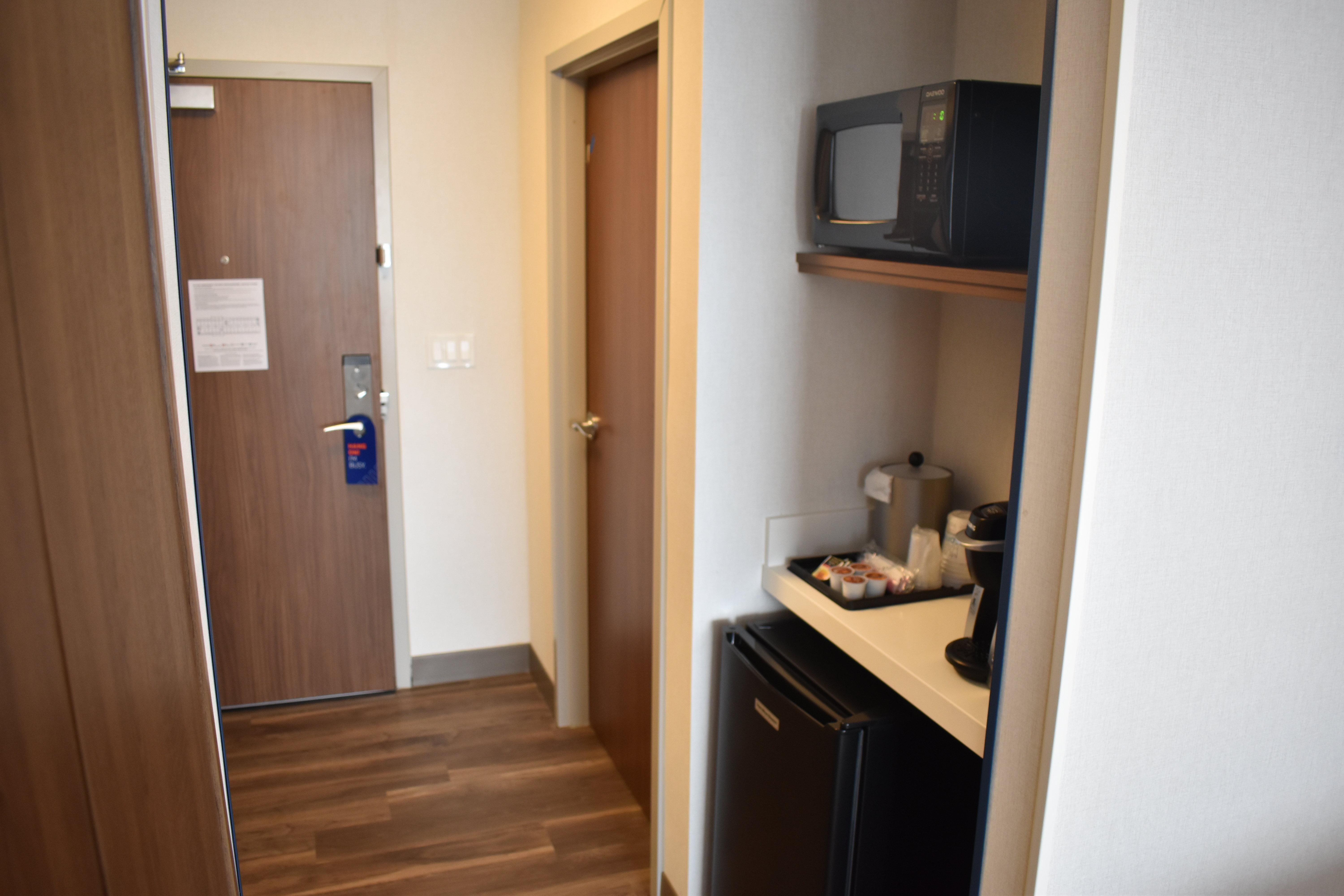 Holiday Inn Express & Suites - Boston South - Randolph By Ihg Exterior foto