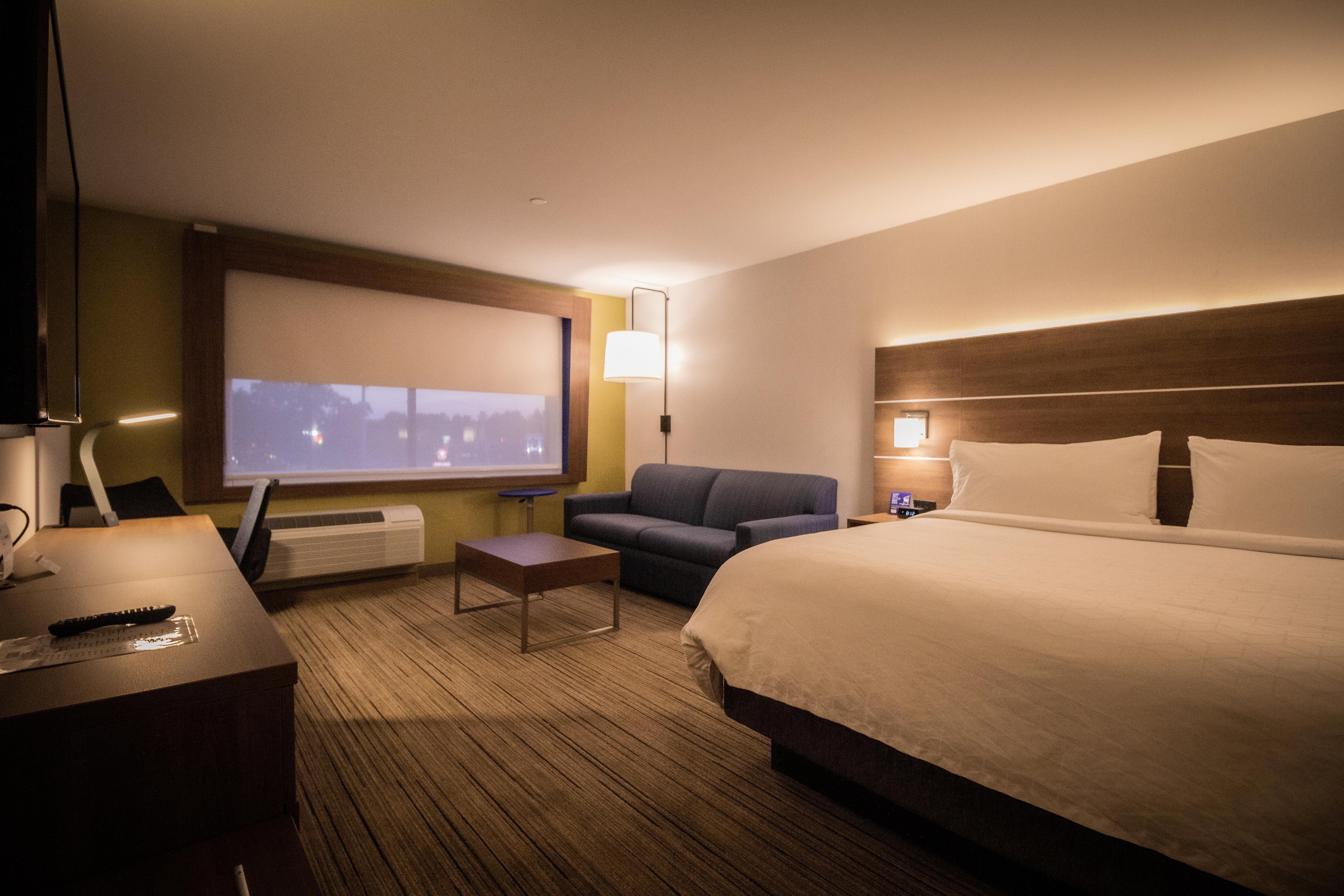 Holiday Inn Express & Suites - Boston South - Randolph By Ihg Exterior foto