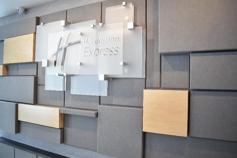 Holiday Inn Express & Suites - Boston South - Randolph By Ihg Exterior foto