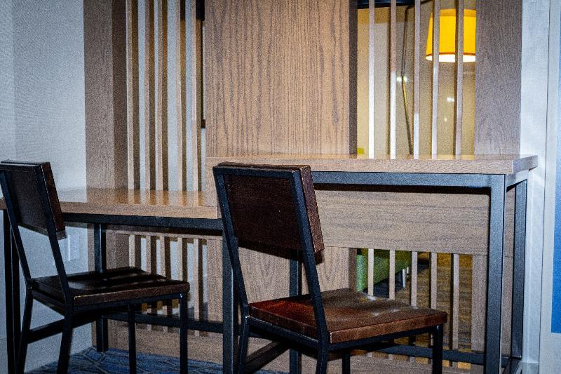 Holiday Inn Express & Suites - Boston South - Randolph By Ihg Exterior foto