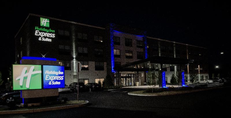 Holiday Inn Express & Suites - Boston South - Randolph By Ihg Exterior foto