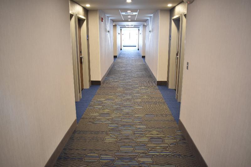 Holiday Inn Express & Suites - Boston South - Randolph By Ihg Exterior foto