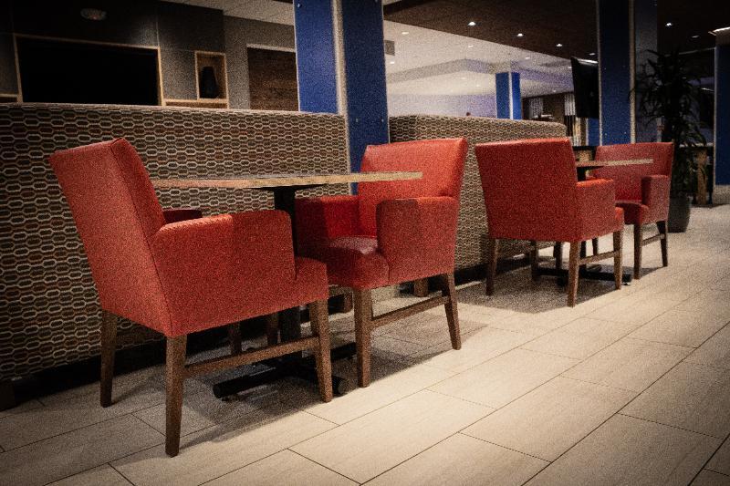 Holiday Inn Express & Suites - Boston South - Randolph By Ihg Exterior foto